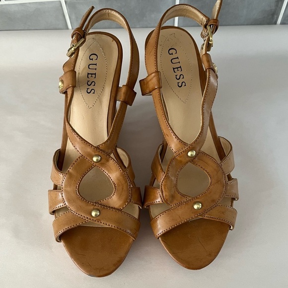 GUESS Tan Leather Wedge Cork Sandals Heels size 7.5 Bohemian Hippie 70’s - Picture 2 of 10